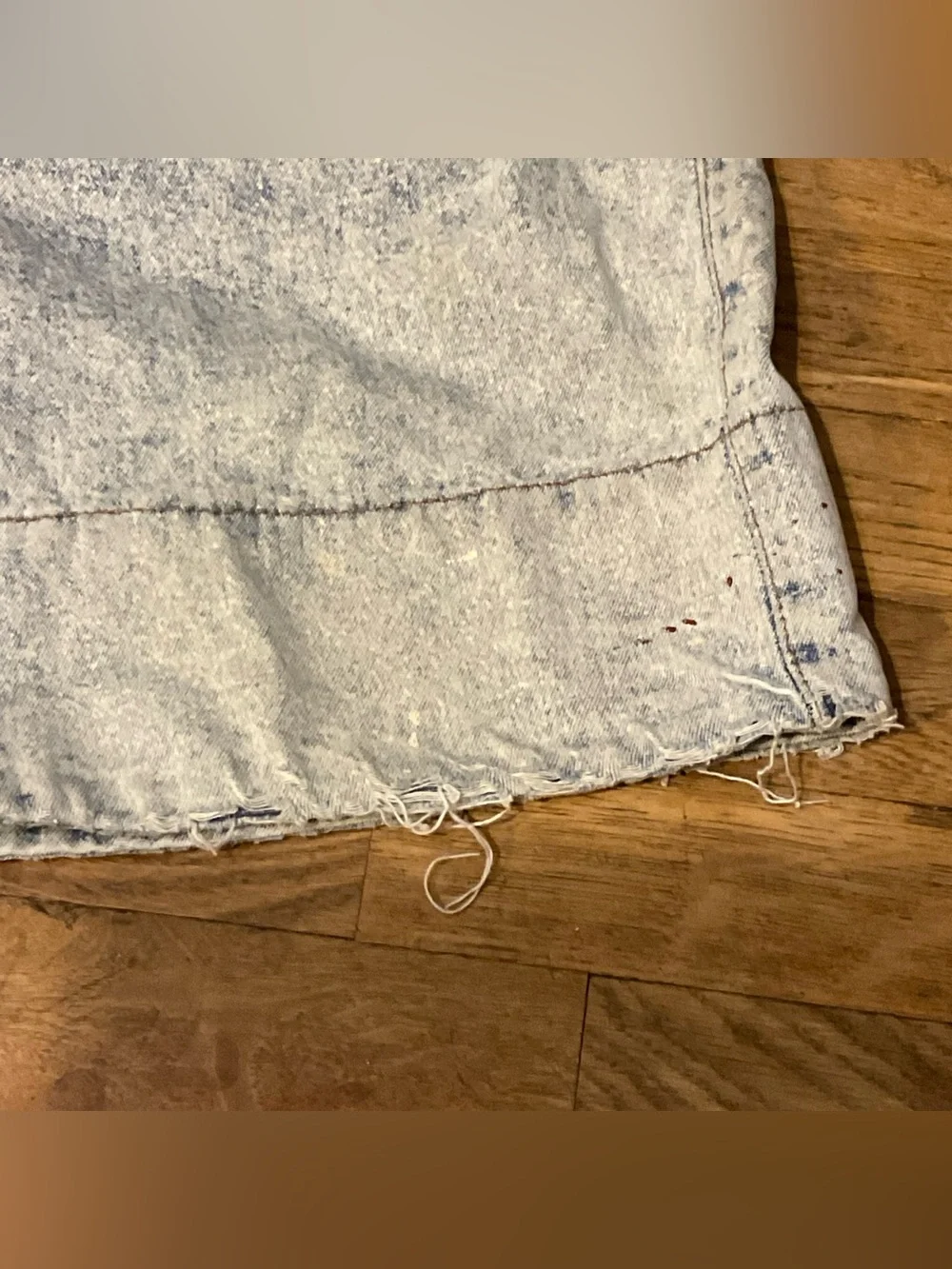 Vintage Jordache high-waisted acid washed denim shorts, size Medium*